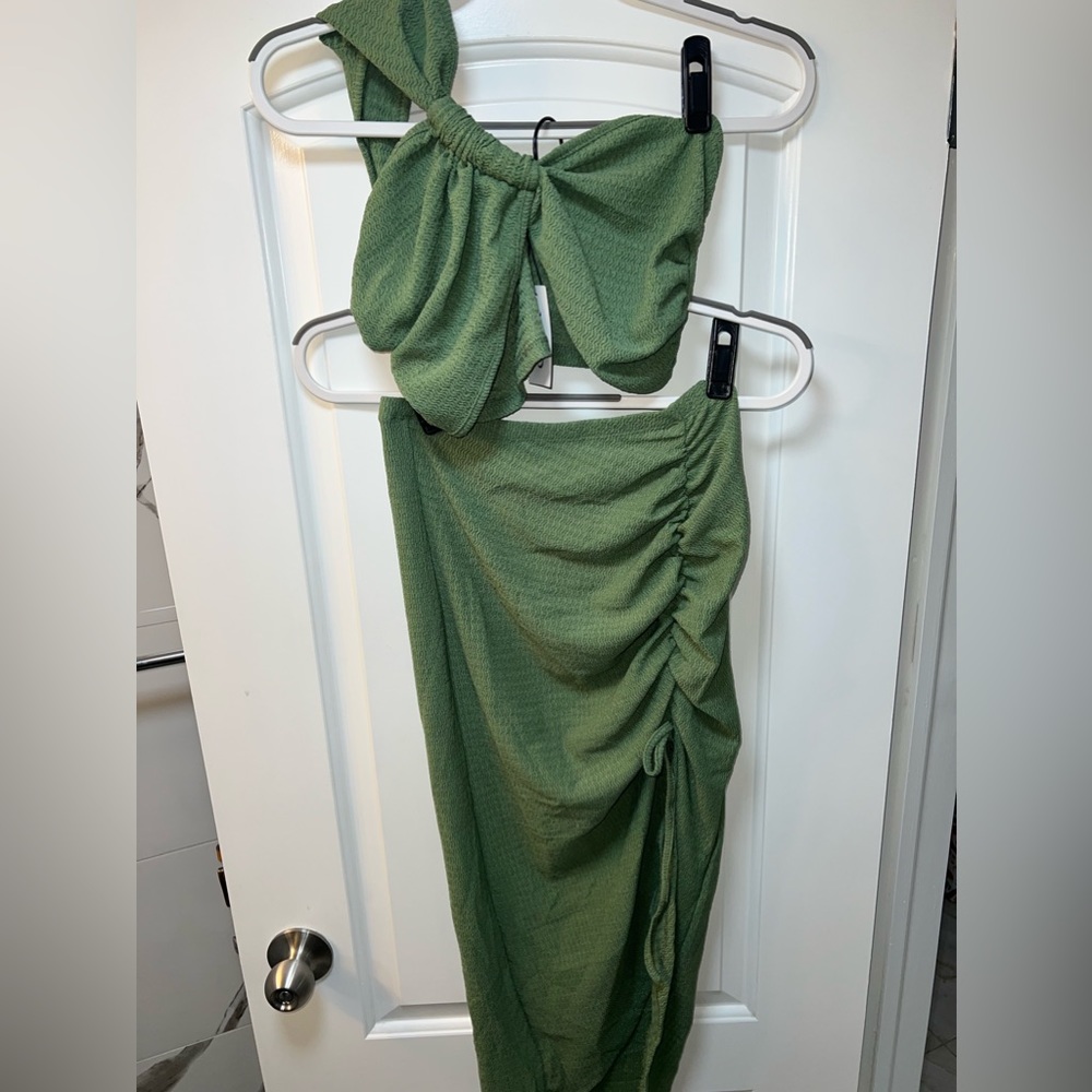 Super cute matching skirt set by Cider (weird pix o_O)